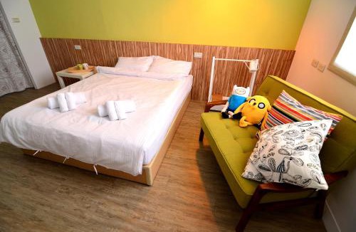 East District House | Leaf Hostel