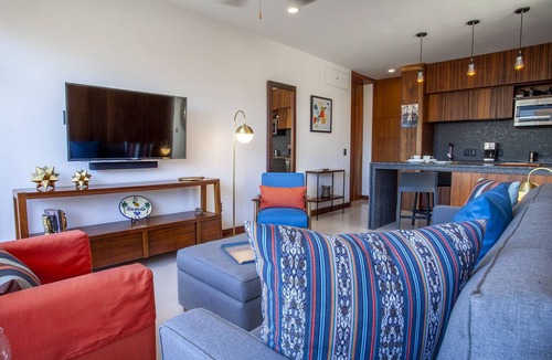 Emiliano Zapata Apartment | Legendary Mexican Architecture in the Heart of Zona Romantica! 1BD Studio for re