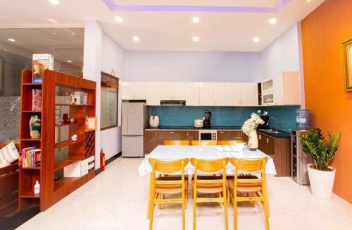 Hai Chau House | Leila House - DaNang Central - 3BRs - Free Airport Shuttle