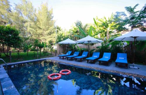 Cam An Hotel | Life Beach Villa