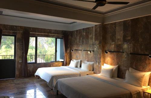 Hoa Lu House | Limestone View Homestay
