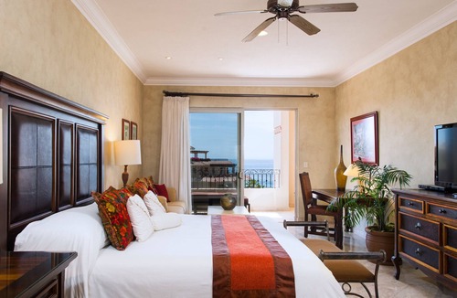 Centro Resort | Located on the pristine medano beach