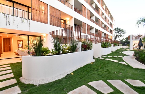 La Veleta Condo | Loch Tulum by The Spot Rentals