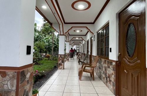 San Juan La Laguna House | Lodging with a green area in downtown San Juan La Laguna