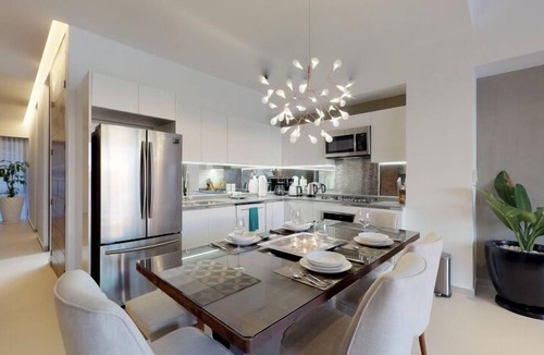 Emiliano Zapata Condo | Loft 268 Retreat | Rooftop Pool, Bar & Gym
