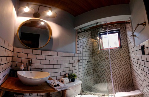 Antigua Guatemala Apartment | Loft Candelaria - King Bed - Historic Downtown Antigua - WiFi 100Mbps