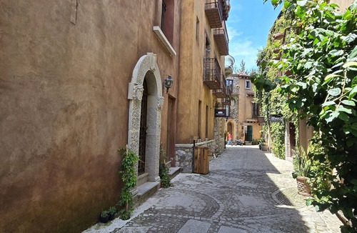 Santeagueda Apartment | Loft Carlo Crivelli: Renaissance in ValQuirico