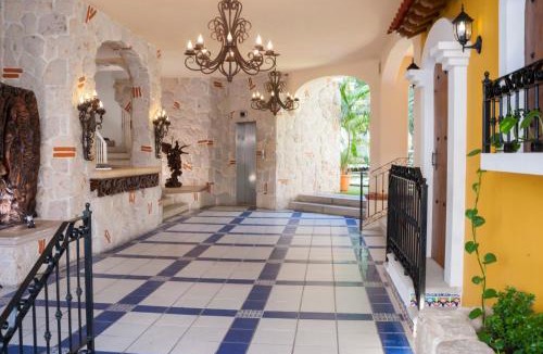 Romantic Zone Hotel | Los Arcos Suites