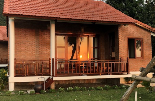 Ham Ninh Ski Chalet | Lotus Home, A Unique Sunrise Chalet