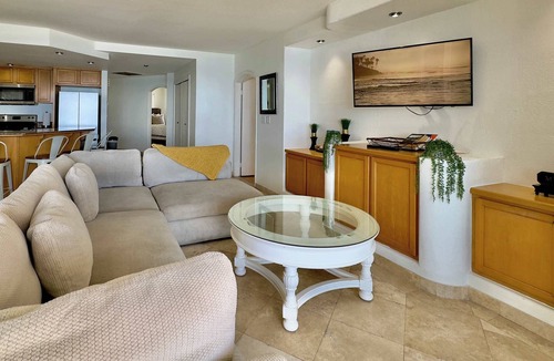 Playa Encantada Condo | Love La Jolla: Hot Tub, Pools & Beach Access!