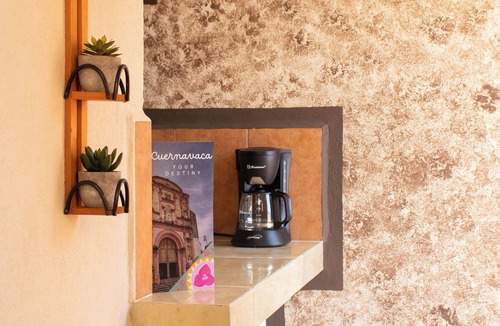 Los Faroles Apartment | *LOVELY APARTMENT- BEST FOR SOLOS OR COUPLE TRAVELERS*