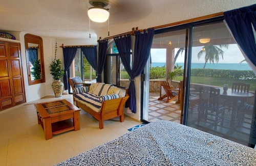 Akumal Condo | Lovely beachfront 2 BR/2BA condo. Gated community - Pool, Wifi, AC