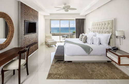 San Jose del Cabo Resort | Luxurious 3 bedroom loft right on the beach of Cabo!