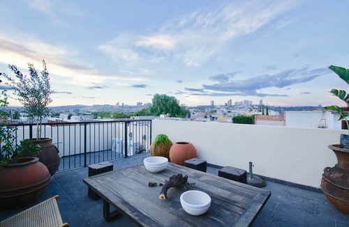La Cruz Hotel | Lujosa Suite con terraza en la mejor calle de Qro.