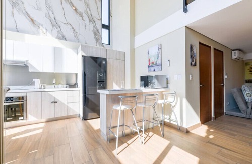 Monterrey Centro Apartment | Lujoso Departamento con doble altura, 3 recámaras y 2 pisos en zona La Purísima