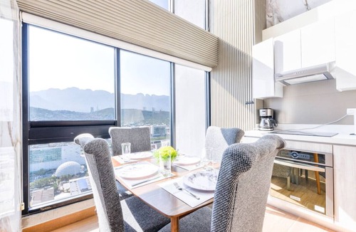 Monterrey Centro Apartment | Lujoso Departamento con doble altura, 3 recámaras y 2 pisos en zona La Purísima