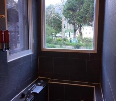 Ren'ai Bed & Breakfast | Luka Garden BnB