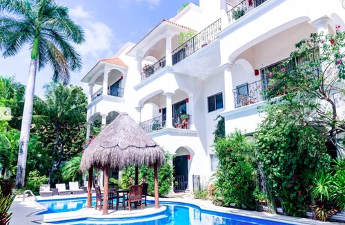 Gonzalo Guerrero Villa | Luxurious 1-Bedroom condo on Calle 38 with beautiful pool. A Playa favorite!