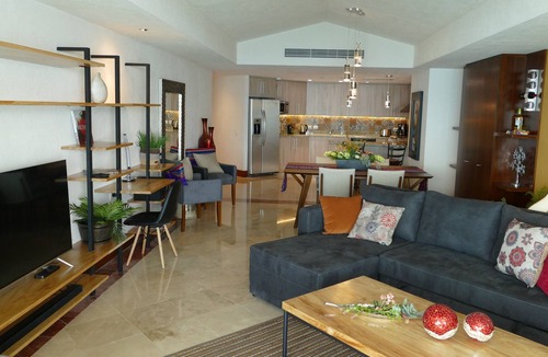 South Hotel Zone Condo | Luxurious 2bd 2 bath Oceanfront Condo in Grand Venetian