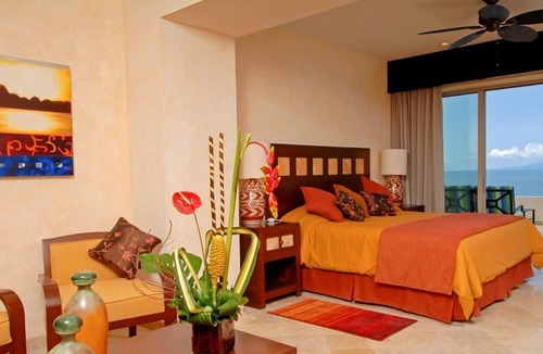 Amapas Resort | Luxurious 3-Bedroom Beach Penthouse