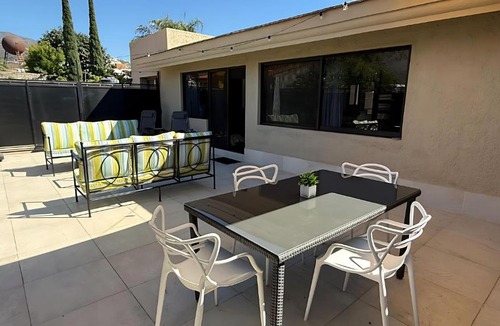 San Antonio Tlayacapan House | Luxurious 3 Bedroom in Ajijic-Sleeps 6-Private Gym-Pickleball Court-Golf Cart
