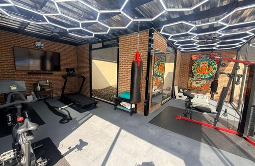 San Antonio Tlayacapan House | Luxurious 3 Bedroom in Ajijic-Sleeps 6-Private Gym-Pickleball Court-Golf Cart