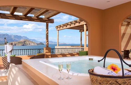 Loreto Apartment | Luxurious 3-Bedroom Penthouse with Spectacular Ocean Views in Loreto