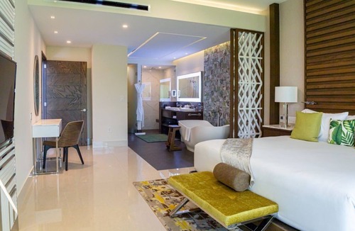 Puerto Juarez Resort | Luxurious 3 Bedroom Penthouse with Loft and Spectacular Ocean View