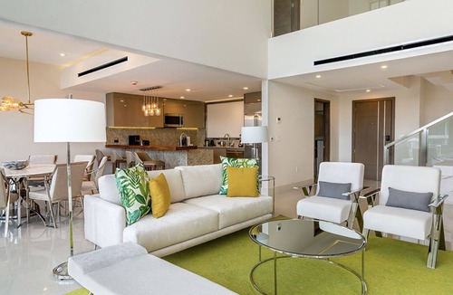 Puerto Juarez Resort | Luxurious 3 Bedroom Penthouse right on the beach of Cancun!