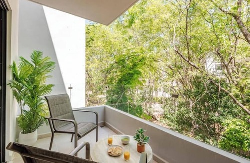 Ejidal Apartment | Luxurious apartment with pool.