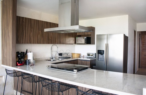 Valle de Bravo House | Luxurious lake/mountain view, 4 bedrooms with full amenities & service included