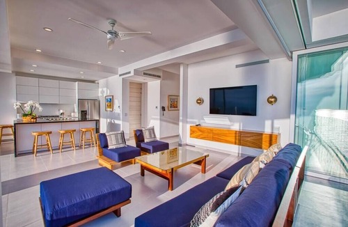 South Shore Hotel Area Apartment | Luxurious Oceanfront Condo at Orchid