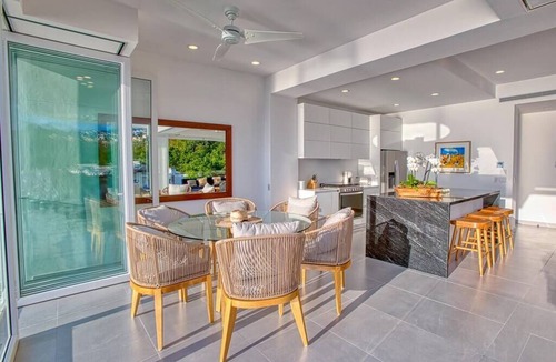South Shore Hotel Area Apartment | Luxurious Oceanfront Condo at Orchid