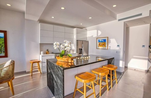 South Shore Hotel Area Apartment | Luxurious Oceanfront Condo at Orchid