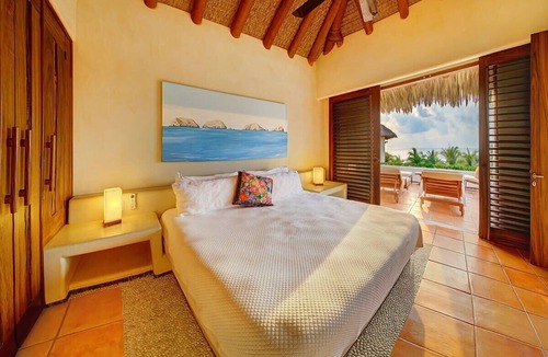 Ixtapa - Zihuatanejo Villa | Luxurious Oceanview Penthouse in Playa Blanca