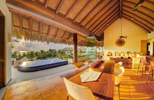 Zihuatanejo Villa | Luxurious Oceanview Penthouse in Playa Blanca