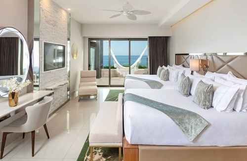 Cabo San Lucas Resort | Luxurious Resort on the beach of the Sea of Cortez (UNESCO WHS) in Los Cabos.