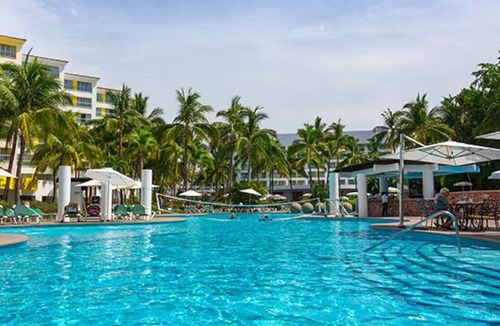 Isla Iguana Resort | Luxurious Resort Master Room at Mayan Palace