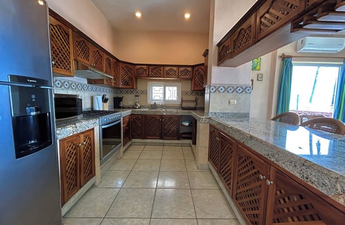 Bucerias House | Luxurious Swimming Pool, one step to the beach, close Restaurants