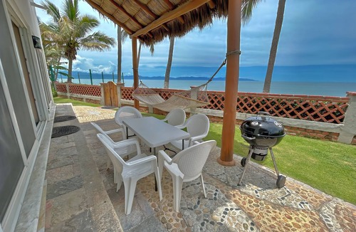 Bucerias House | Luxurious Swimming Pool, one step to the beach, close Restaurants
