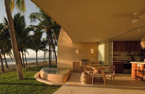 Barra de Potosi Condo | Luxurious tropical villa facing the beach
