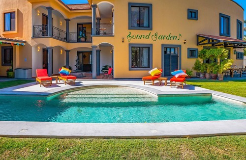 Flamingos Other | Luxurious villa with a pool, gardens, grill, and guest house - dog-friendly