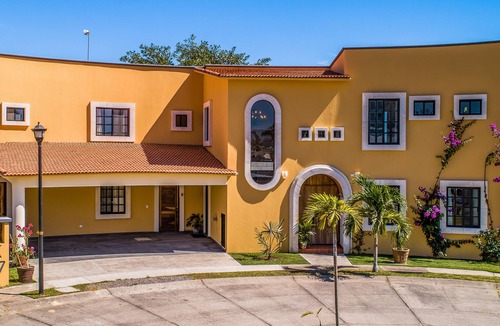 Flamingos Other | Luxurious villa with a pool, gardens, grill, and guest house - dog-friendly