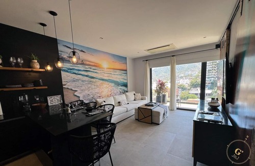 Romantic Zone Condo | Luxury 1BR 105° SailView, Zona Romántica