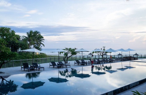 Ngu Hanh Son Apartment | Luxury 1BR with sweeping ocean view