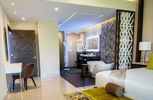 Puerto Juarez Hotel | LUXURY 2 BEDROOM SUITE GARZA BLANCA 5-STAR DIAMOND RESORT CANCUN