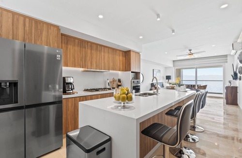 Las Glorias Apartment | LUXURY 3B 4B BEACHFRONT CONDO