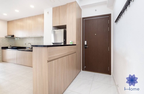 Tan Binh Apartment | Luxury 3Brs Apt w/Free Pool & Gym, 5mins from airport to building