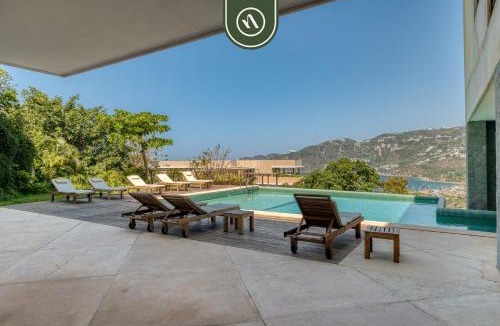 Puerto Marques Apartment | Luxury 4 BR Condo - Amazing Bay View - Pool