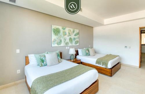 Puerto Marques Apartment | Luxury 4 BR Condo - Amazing Bay View - Pool